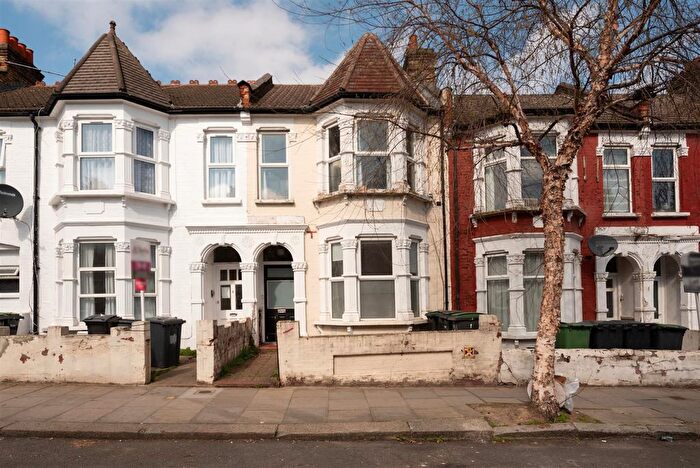 2 Bedroom Flat To Rent In Warham Road, Hornsey, N4