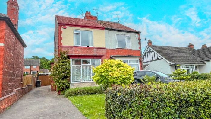 3 Bedroom Semi-Detached House For Sale In Lea Road, Gainsborough, Lincolnshire, DN21