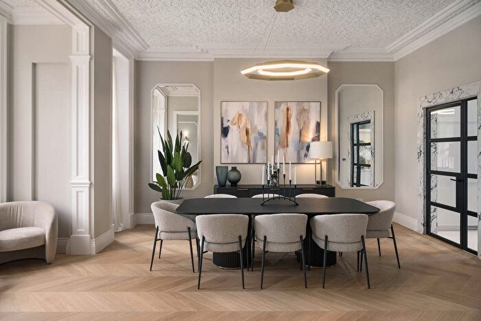 4 Bedroom Flat For Sale In Knightsbridge, London, SW1X