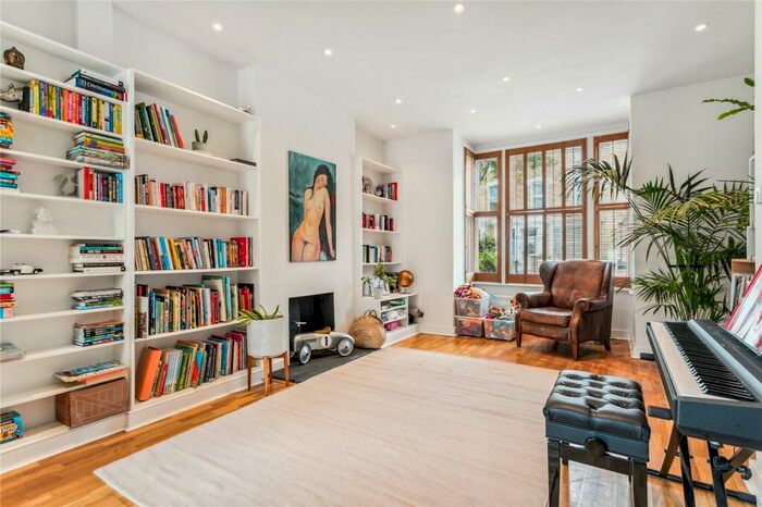 4 Bedroom House To Rent In Ambler Road, Islington, N4