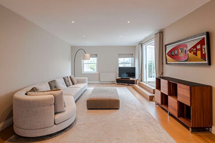 3 Bedroom Flat To Rent In Devonshire Place, Marylebone, London, W1G