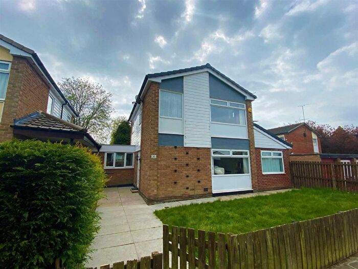 3 Bedroom Link Detached House For Sale In Tarbolton Crescent, Hale, WA15