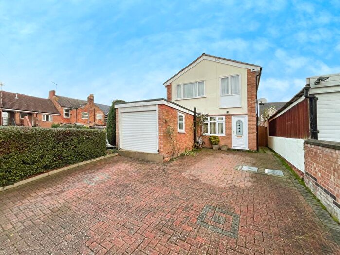 4 Bedroom Detached House For Sale In Holywell Road, Leicester, Leicestershire, LE2