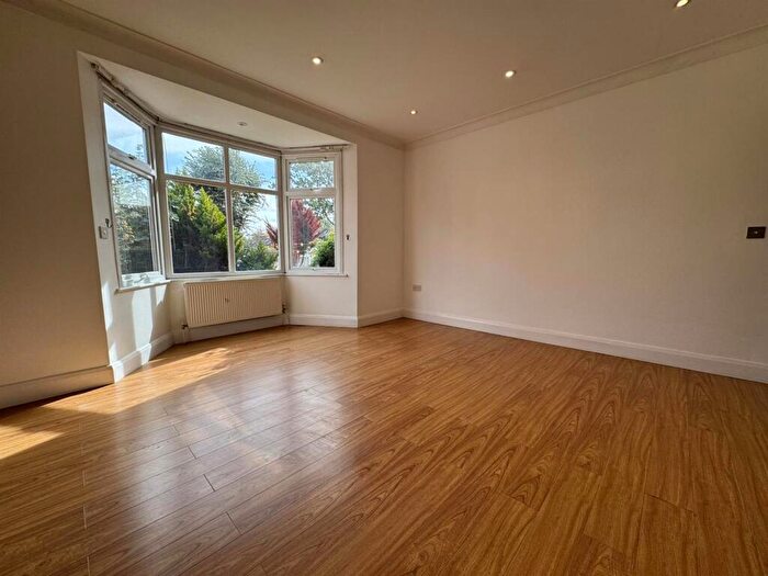2 Bedroom Maisonette To Rent In Berry Close, London, N21