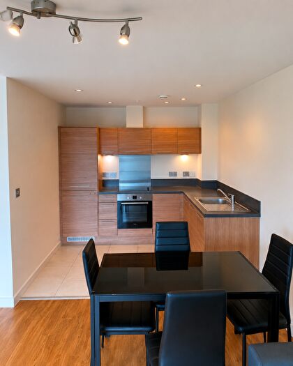 1 Bedroom Flat To Rent In Commercial Road, London, E14