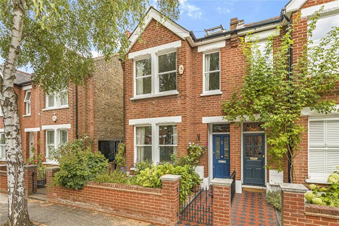 4 Bedroom Detached House For Sale In Atbara Road, Teddington, TW11