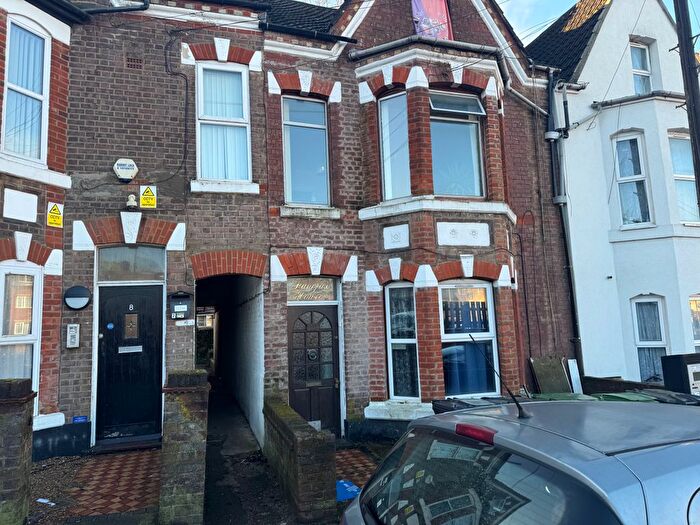 1 Bedroom Flat To Rent In Flat Cardiff Grove, Luton, LU1
