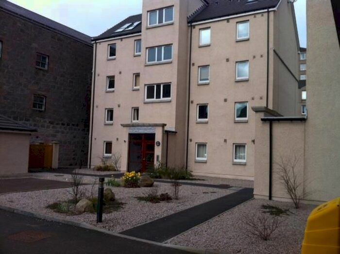2 Bedroom Flat To Rent In James Street, Aberdeen, AB11
