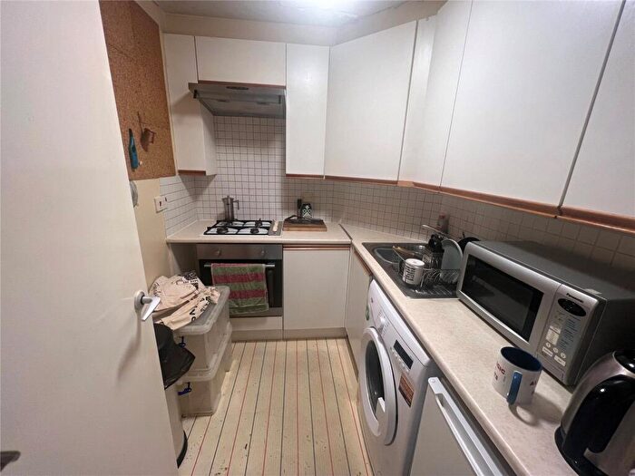 Studio To Rent In Camelot Court, Ifield, Crawley, West Sussex, RH11