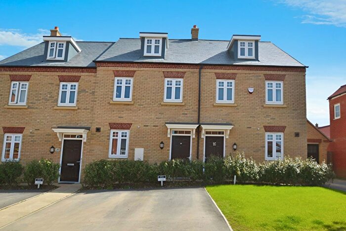 3 Bedroom Town House To Rent In Threads Lane, Buckingham, MK18