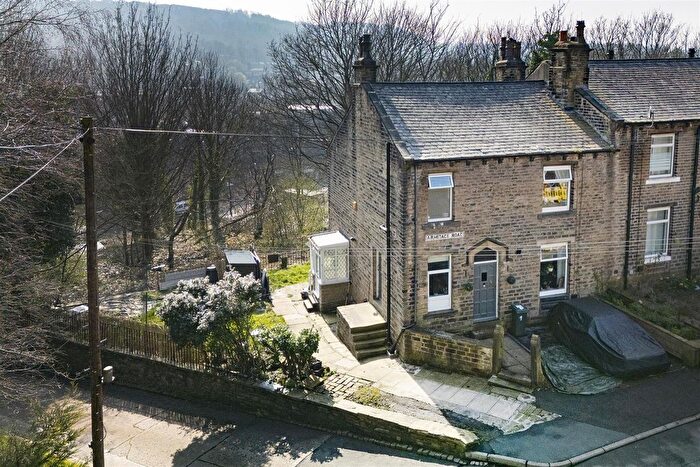 1 Bedroom End Terrace House For Sale In Armitage Road, Milnsbridge, Huddersfield, HD3