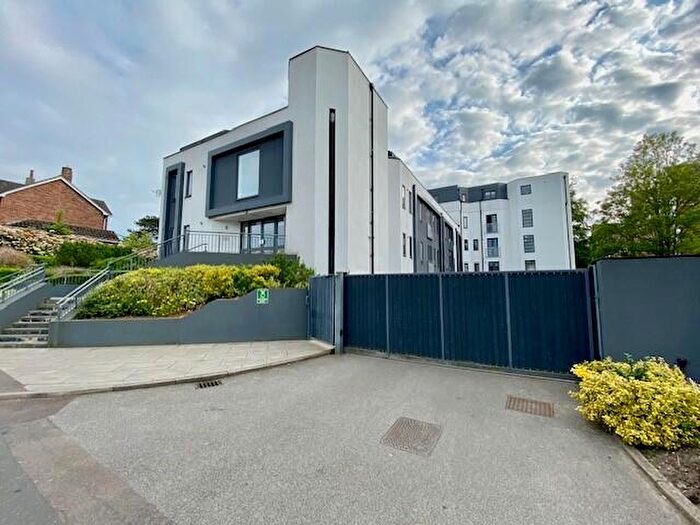 Flat To Rent In Walton Street, Aylesbury, HP21