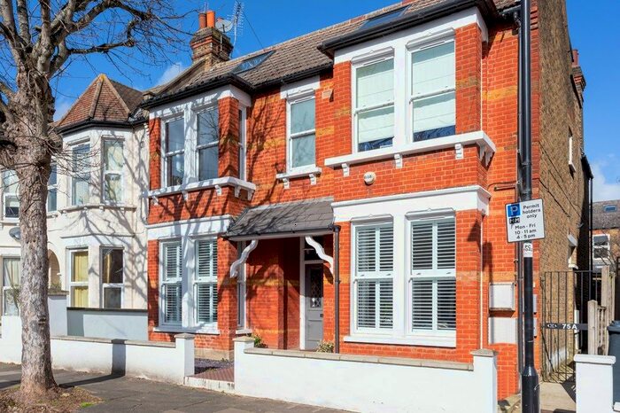 1 Bedroom Flat To Rent In Grafton Road, London, W3