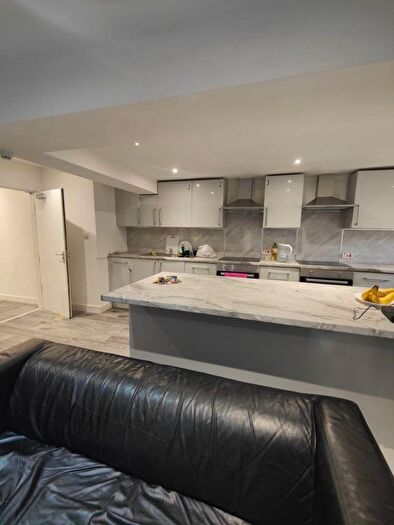 1 Bedroom Property To Rent In Merton Road, Bradford, BD7