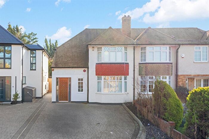 3 Bedroom Semi Detached House For Sale In Arkwright Road, South Croydon, CR2