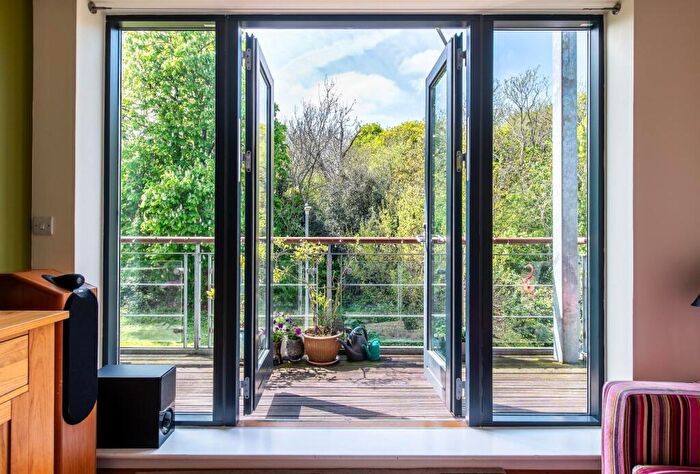 2 Bedroom Flat For Sale In Waterstone Park, Greenhithe, DA9