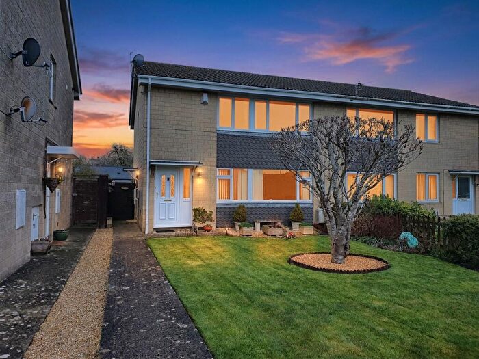 2 Bedroom Apartment For Sale In Boundary Walk, Trowbridge, BA14