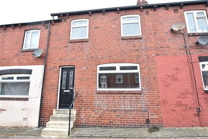 3 Bedroom Terraced House For Sale In Charlton Place, Leeds, West Yorkshire, LS9