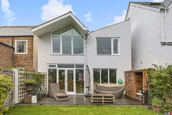 3 Bedroom Detached House To Rent In Ferry Road, Marston, OX3