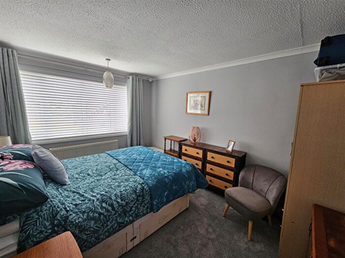 2 Bedroom Detached Bungalow For Sale In Deansgate, Pleasley, Mansfield, NG19