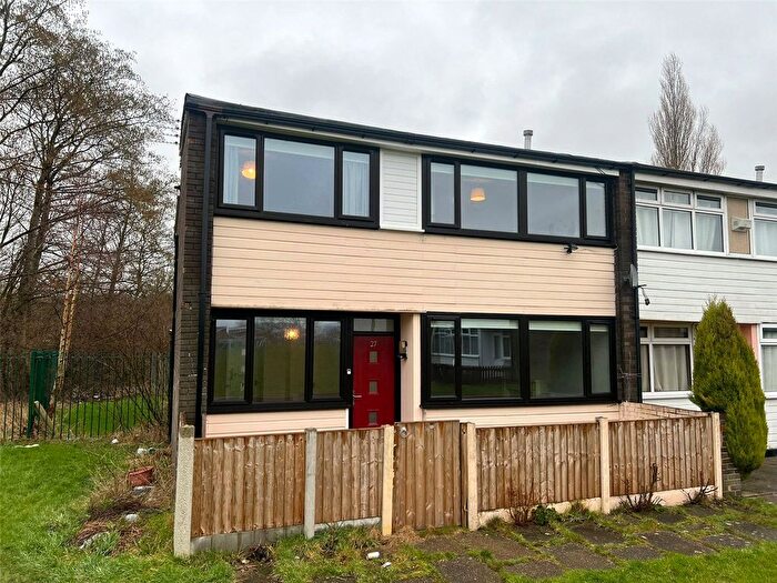 4 Bedroom End Terrace House For Sale In Hawk Close, Bury, Greater Manchester, BL9