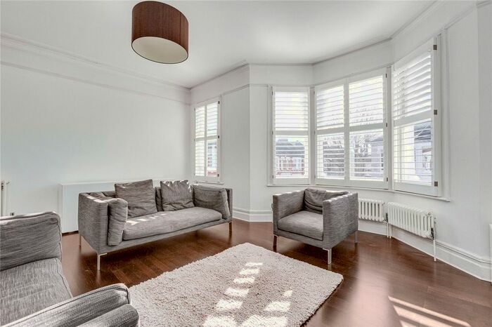 2 Bedroom Maisonette To Rent In Ballingdon Road, London, SW11