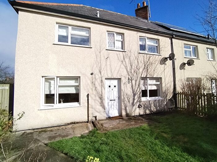 3 Bedroom Property To Rent In Wrecsam, LL12