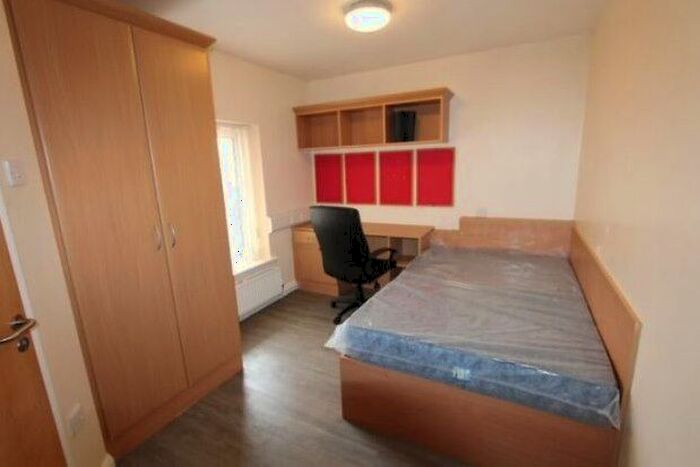 6 Bedroom Flat To Rent In Union Court, Leamington Spa, CV31