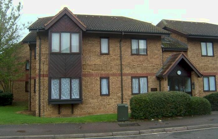 1 Bedroom Flat To Rent In Redwood Grove, Bedford, MK42