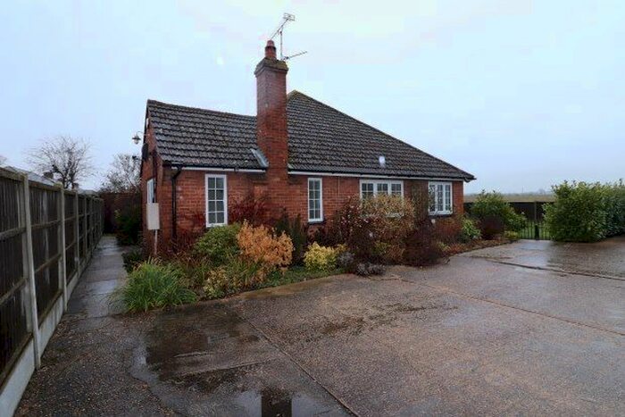 3 Bedroom Detached Bungalow To Rent In London Road, Colchester, CO5