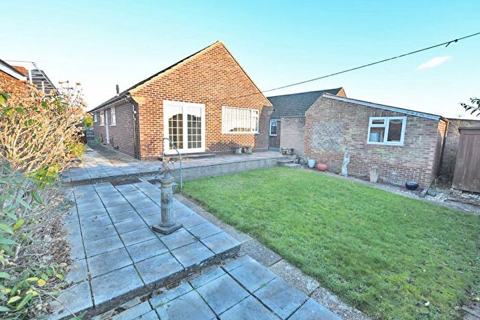 3 Bedroom Bungalow For Sale In Blenheim Close, Bearsted, Maidstone, ME15