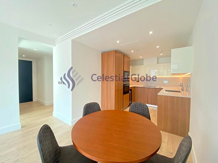 2 Bedroom Flat To Rent In Piazza Walk, London, E1