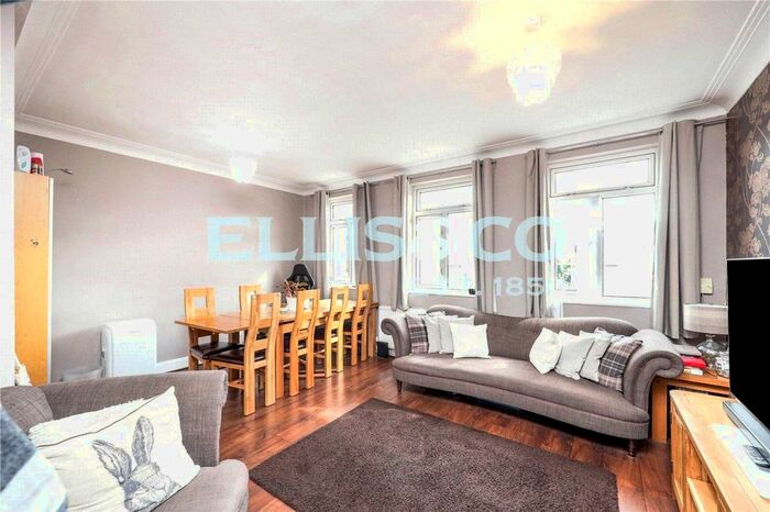 3 Bedroom Flat To Rent In Horsenden Lane North, Greenford, UB6