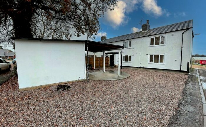 3 Bedroom Semi-Detached House For Sale In Chapel Lane, Chapel Hill, LN4