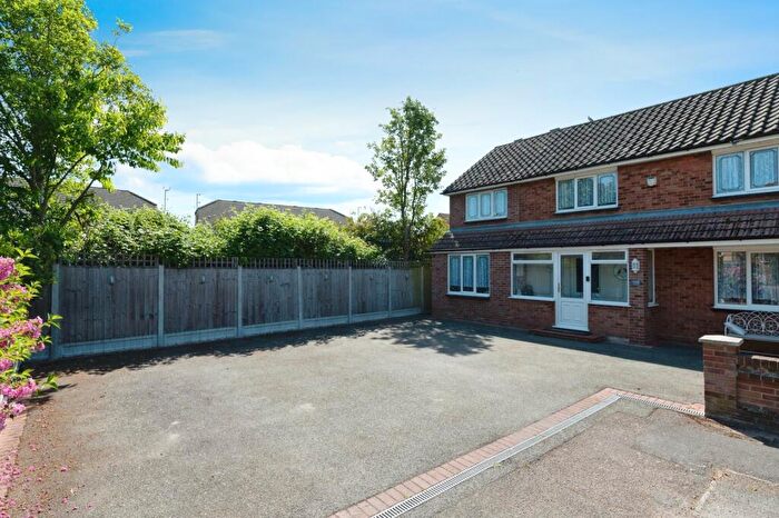 4 Bedroom End Of Terrace House For Sale In St. Francis Way, Grays, Essex, RM16