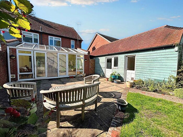 3 Bedroom Semi-Detached House For Sale In Gravel Close, Downton, SP5