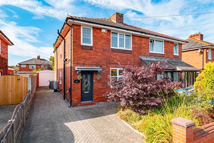 3 Bedroom Semi-Detached House For Sale In Clive Road, Penwortham, Preston, PR1