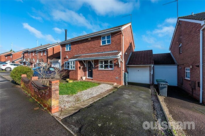 3 Bedroom Semi Detached House For Sale In Tidbury Close, Redditch, Worcestershire, B97