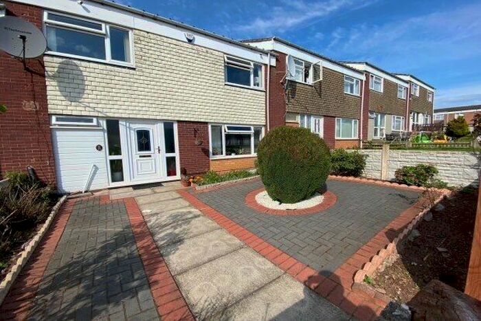 4 Bedroom Terraced House To Rent In Giles Close, Birmingham, B33