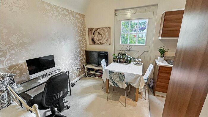 1 Bedroom Flat For Sale In Moor Green Lane, Moseley, B13