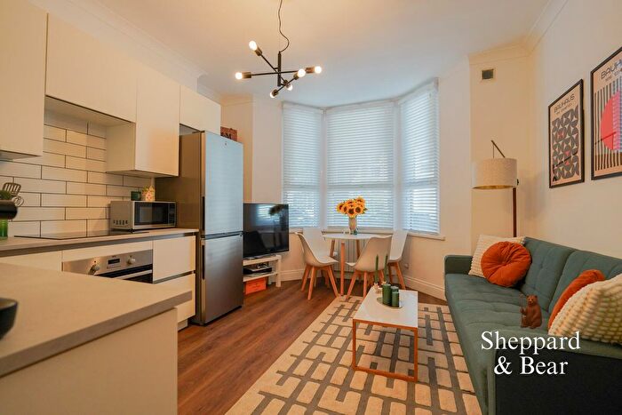 1 Bedroom Flat For Sale In Connaught Road, Roath, Cardiff, CF24
