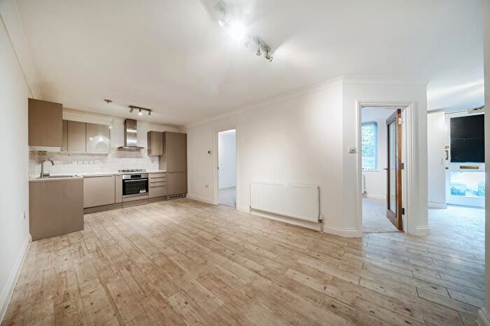 2 Bedroom Flat For Sale In High Wycombe, Buckinghamshire, HP13