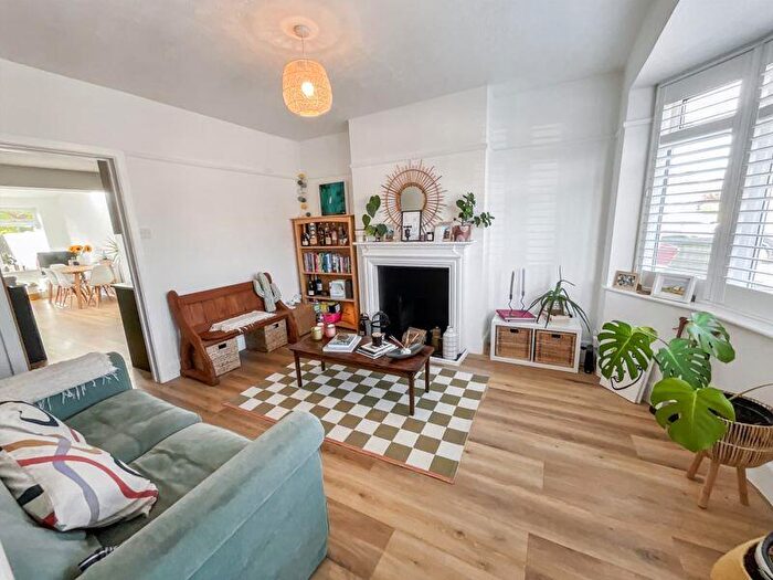 3 Bedroom Semi-Detached House For Sale In Christchurch, BH23