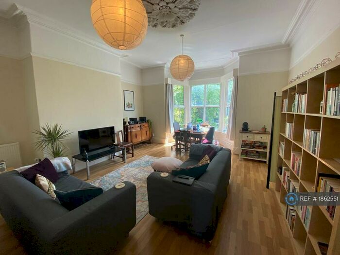 1 Bedroom Flat To Rent In Moorland Hall, Leeds, LS3