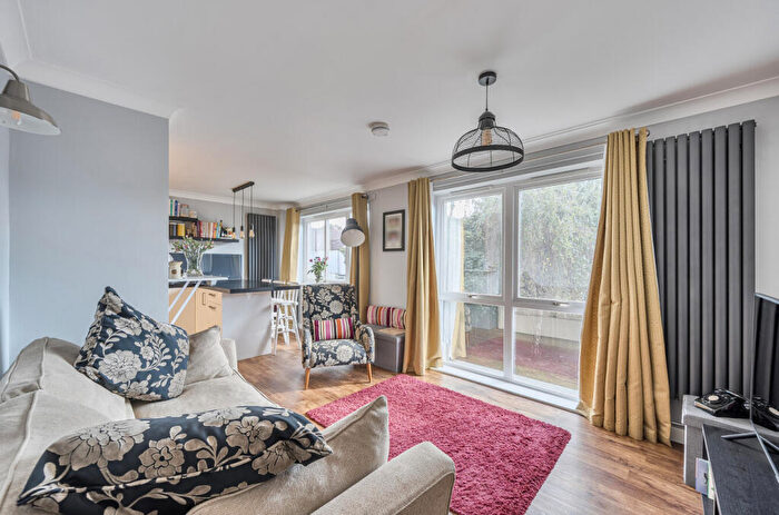 2 Bedroom Apartment For Sale In St. Andrews Road, Croydon, CR0