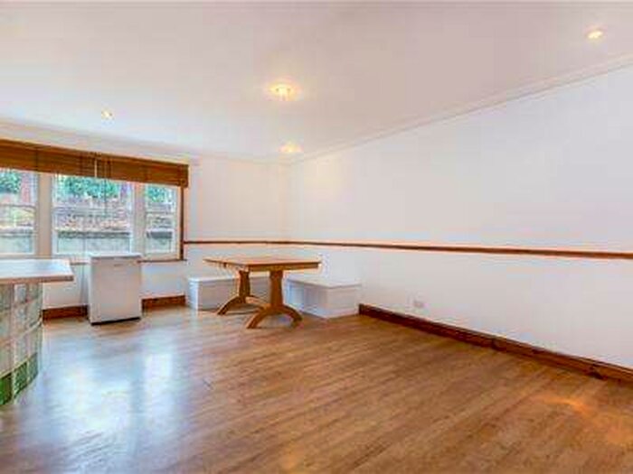 2 Bedroom Flat To Rent In Norwood Road, Herne Hill SE24