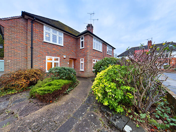 2 Bedroom Apartment To Rent In The Sigers, Pinner, HA5