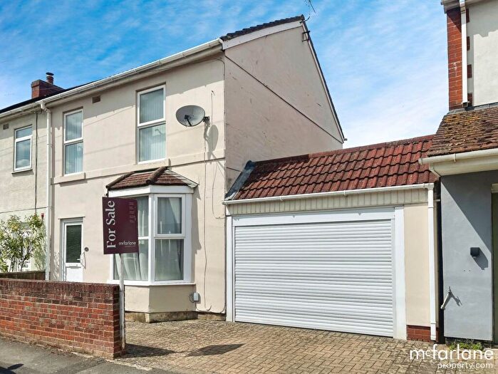 2 Bedroom Semi-Detached House For Sale In Caulfield Road, Swindon, SN2