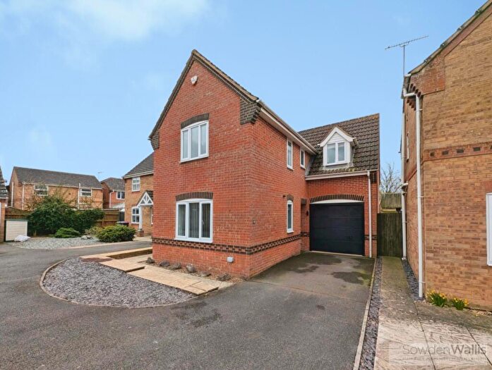 3 Bedroom Detached House For Sale In Marigold Close, Stamford, PE9
