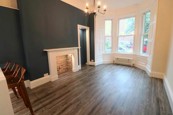 2 Bedroom Flat To Rent In Monmouth Terrace, Inverleith, EH3